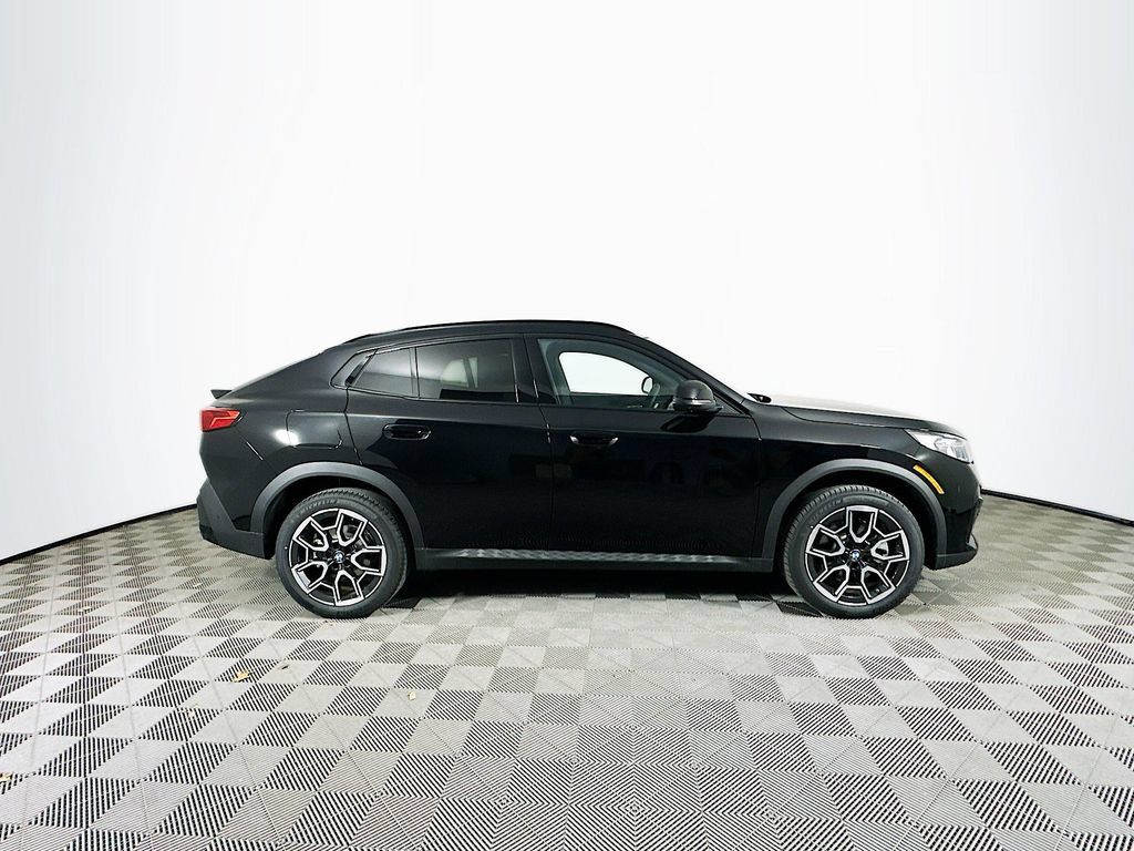 Used 2026 BMW X2 xDrive28i w/ Technology Package AWD/4WD image 9