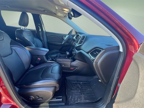 Used 2021 Jeep Cherokee Trailhawk w/ Premium Leather Package image 15