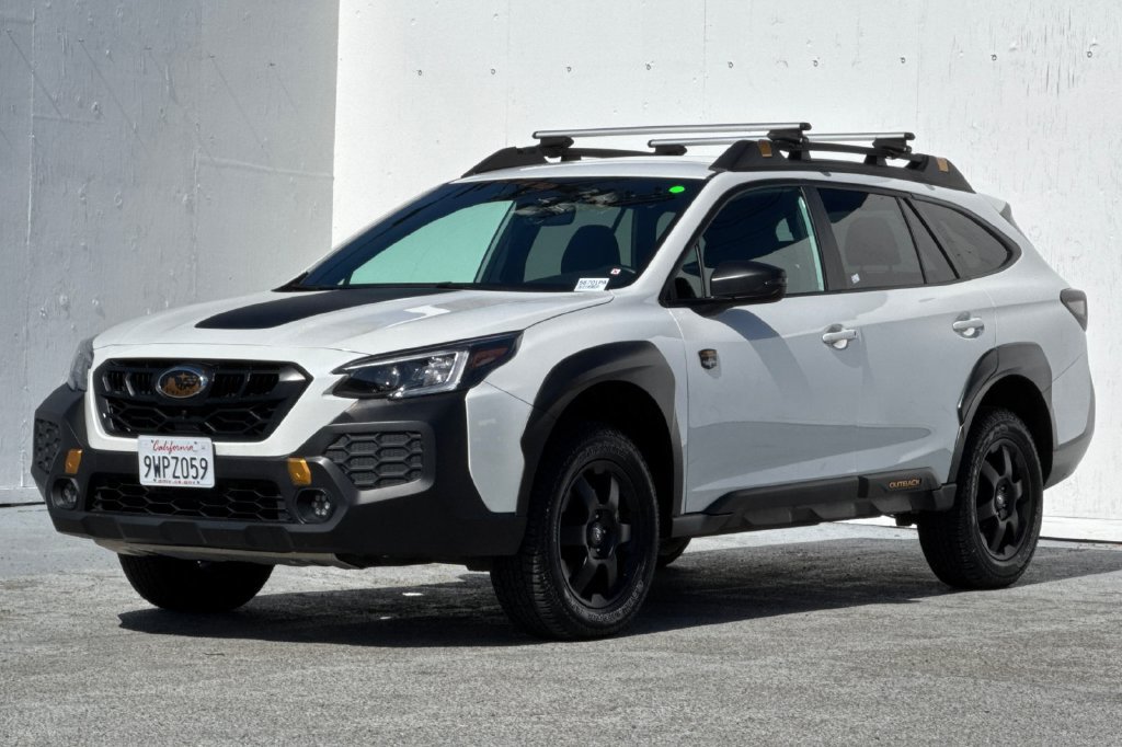 Used 2025 Subaru Outback Wilderness AWD/4WD image 7