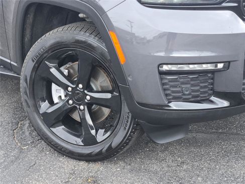 Certified 2025 Jeep Grand Cherokee L Limited w/ Luxury Tech Group II image 3