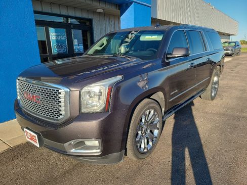 Used 2015 GMC Yukon XL Denali w/ Premium Package image 4