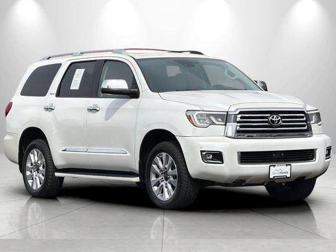 Used 2018 Toyota Sequoia Platinum w/ Carpet Mat Package AWD/4WD image 9
