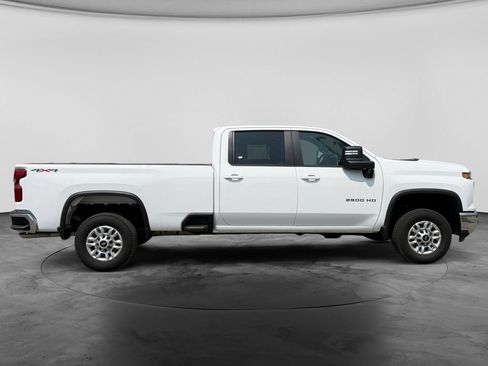 Used 2025 Chevrolet Silverado 2500 LT w/ Convenience Package AWD/4WD image 11