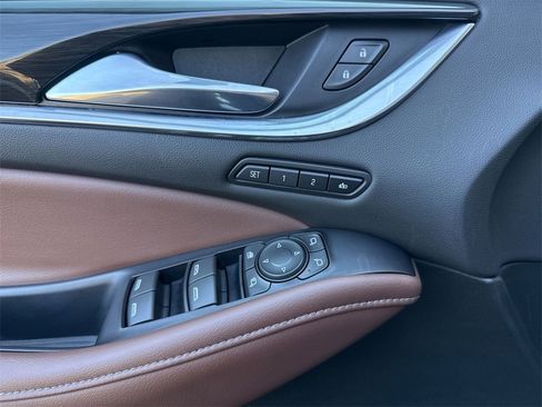 Used 2018 Buick Enclave Avenir w/ Avenir Technology Package image 13