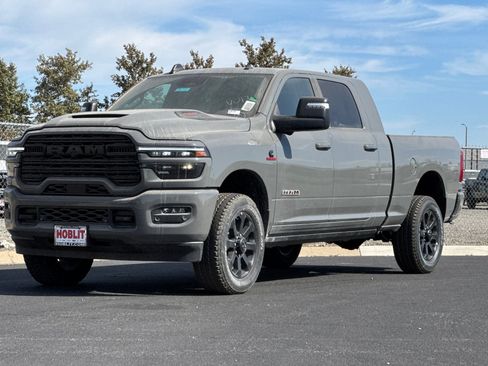 New 2026 RAM 2500 Laramie AWD/4WD image 7
