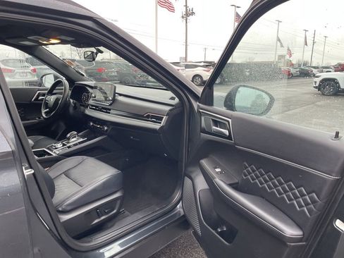 Used 2024 Mitsubishi Outlander SEL image 35