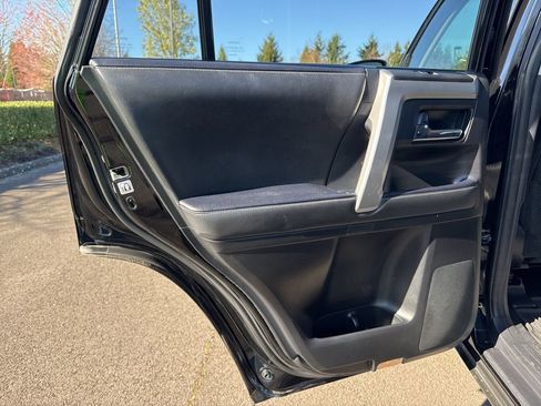 Used 2022 Toyota 4Runner SR5 image 18