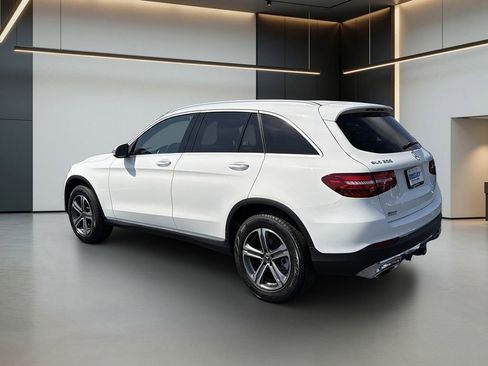 Used 2018 Mercedes-Benz GLC 300 4MATIC image 3
