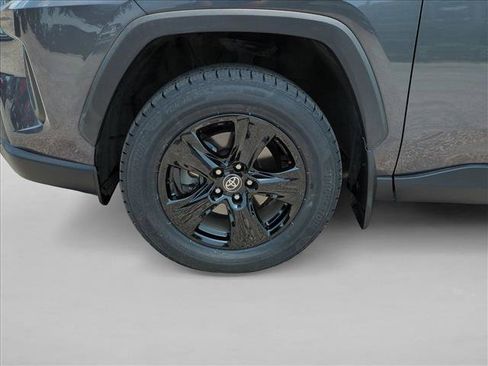 Used 2024 Toyota RAV4 XLE FWD image 23