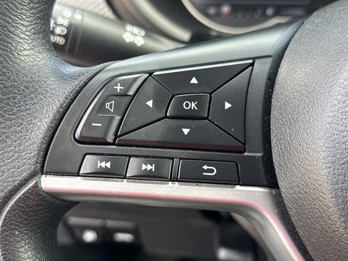 Certified 2020 Nissan Kicks SV image 28