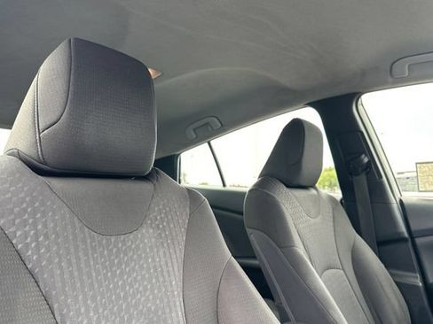 Used 2016 Toyota Prius Two FWD image 19