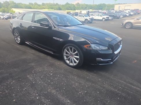 Used 2018 Jaguar XJ R-Sport AWD/4WD image 18