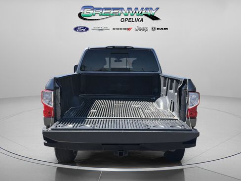 Used 2017 Nissan Titan SV image 26