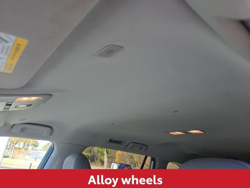 Used 2023 Toyota Highlander LE image 26