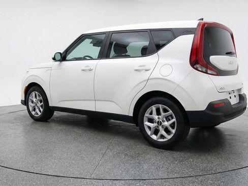 Used 2025 Kia Soul LX w/ LX Technology Package FWD image 6