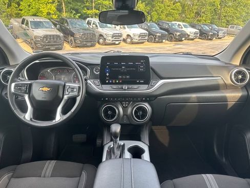 Used 2025 Chevrolet Blazer LT FWD image 21