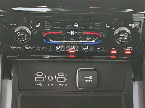 New 2025 Jeep Grand Cherokee L Laredo w/ Luxury Tech Group I RWD image 15