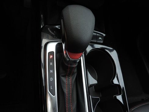 Used 2025 Chevrolet Trax RS w/ Sunroof Package FWD image 25