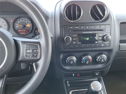 Used 2016 Jeep Patriot Sport image 11