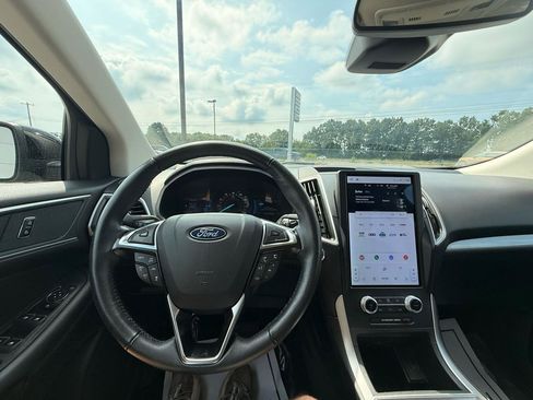 Used 2024 Ford Edge SEL AWD/4WD image 13