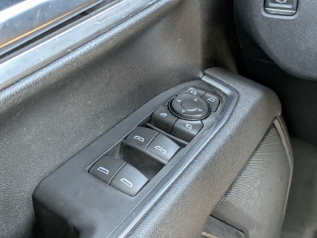 Used 2025 GMC Sierra 1500 SLT AWD/4WD image 17