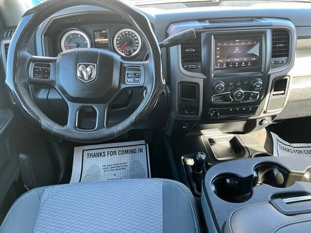 Used 2016 RAM 3500 Tradesman w/ Chrome Appearance Group AWD/4WD image 12