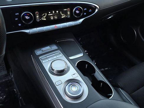 Used 2024 Genesis GV70 2.5T Sport Prestige w/ Sport Prestige Package image 25