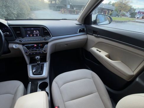 Used 2017 Hyundai Elantra SE w/ SE A/T Tech Package 03 image 37