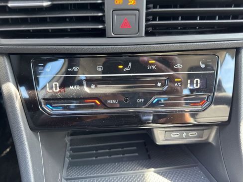 New 2025 Volkswagen Jetta SE image 24