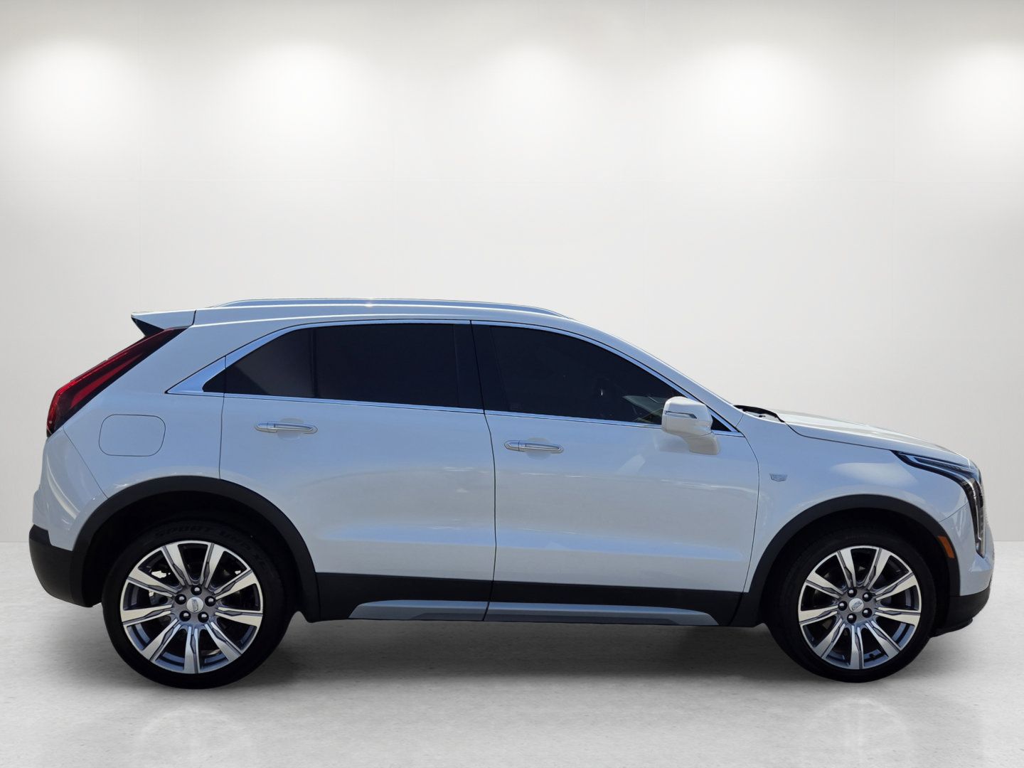Used 2021 Cadillac XT4 Premium Luxury FWD image 4