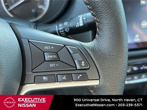 New 2025 Nissan Versa SR w/ Trunk Package image 12