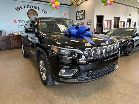 Used 2021 Jeep Cherokee Latitude Lux w/ Sun & Sound Group image 2