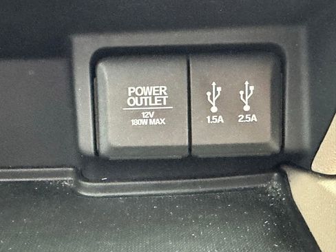 Used 2016 Honda Pilot Touring image 37