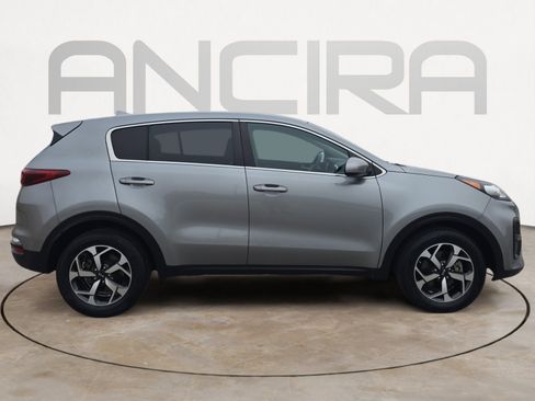 Used 2020 Kia Sportage LX image 10
