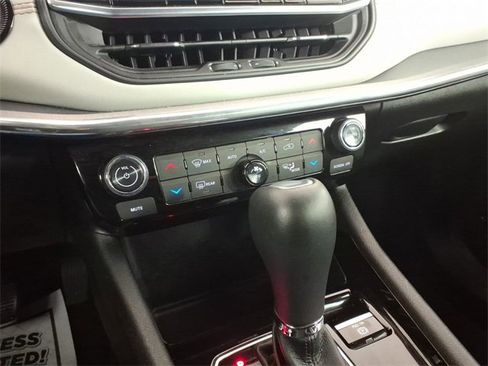 Used 2023 Jeep Compass Limited image 21