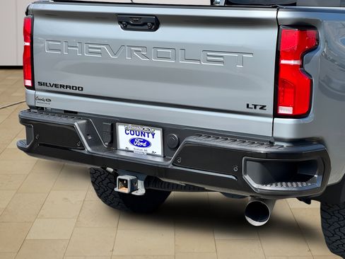 Used 2025 Chevrolet Silverado 2500 LTZ w/ LTZ Plus Package AWD/4WD image 44