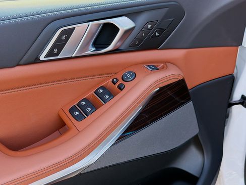 New 2026 BMW X5 xDrive40i w/ M Sport Package image 23