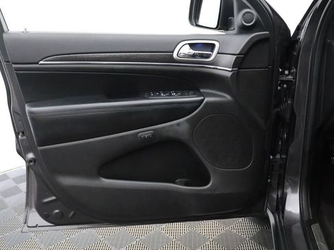 Used 2018 Jeep Grand Cherokee Limited AWD/4WD image 12