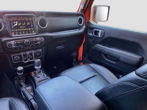 Used 2023 Jeep Wrangler Unlimited Sahara w/ Cold Weather Group AWD/4WD image 26
