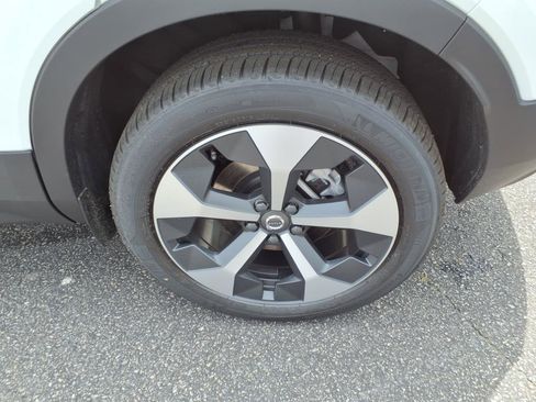 New 2025 Volvo XC40 B5 Core w/ Protection Package Premier image 11