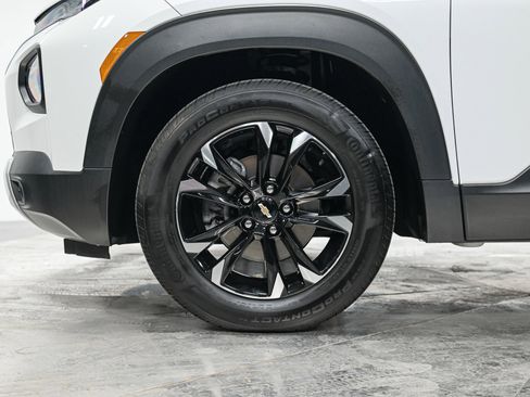 Used 2023 Chevrolet TrailBlazer LT FWD image 3
