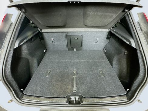 Used 2025 Volvo XC40 B5 Plus AWD/4WD image 28