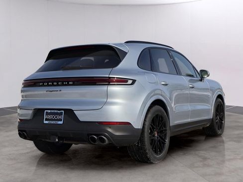 Used 2026 Porsche Cayenne S image 8