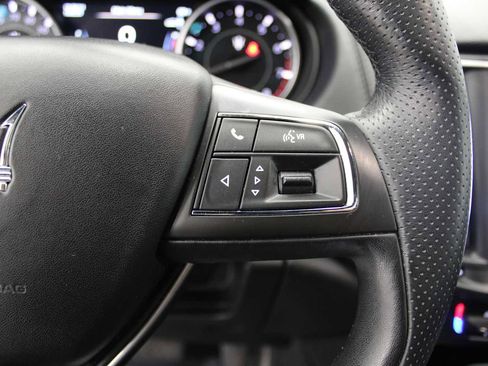 Used 2021 Maserati Levante image 22