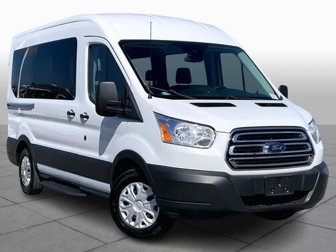 Used 2019 Ford Transit 150 XLT image 3