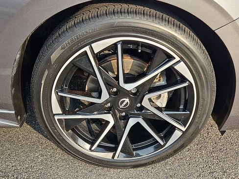Used 2024 Nissan Sentra SR w/ SR Premium Package FWD image 8