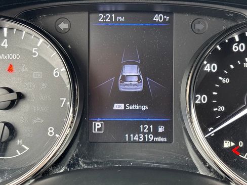 Used 2019 Nissan Rogue SV image 20