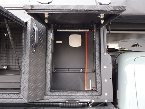 Used 2023 Toyota Tacoma TRD Off-Road w/ TRD Premium Off Road Package AWD/4WD image 19