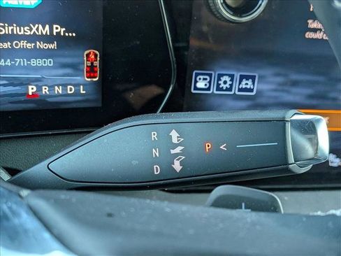 Used 2024 Chevrolet Traverse LT FWD image 11
