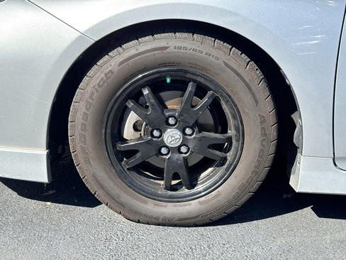 Used 2013 Toyota Prius Four image 4